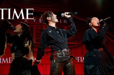 Huntr/x from 'KPop Demon Hunters' Perform 