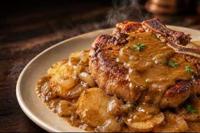 Southern Smothered Pork Chops with Potatoes and Onions